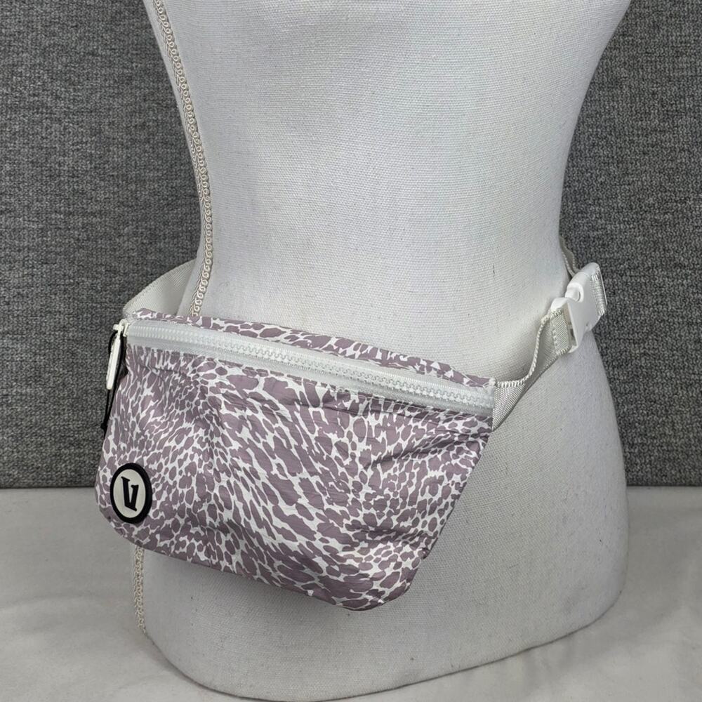 ALOHA COLLECTION x VUORI BELT BAG - COATED TYVEK - LAVENDER PRINT - 8.5" - Picture 3 of 11
